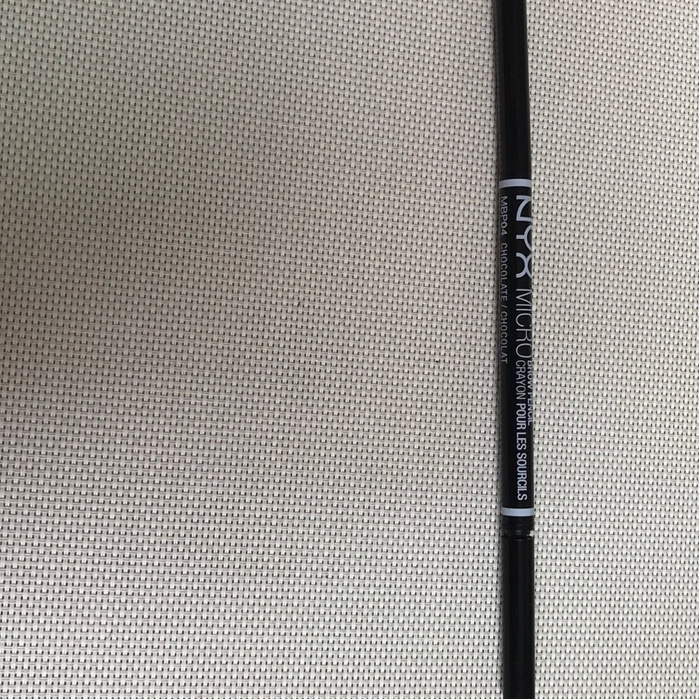 NYX BROW PENCIL NEVER USED